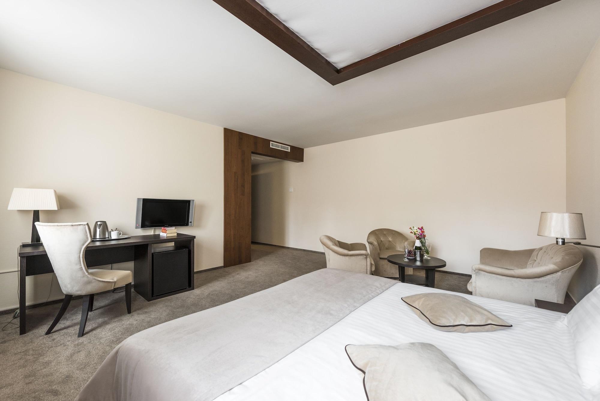 Amberton Cozy Hotel Kaunas Exterior foto