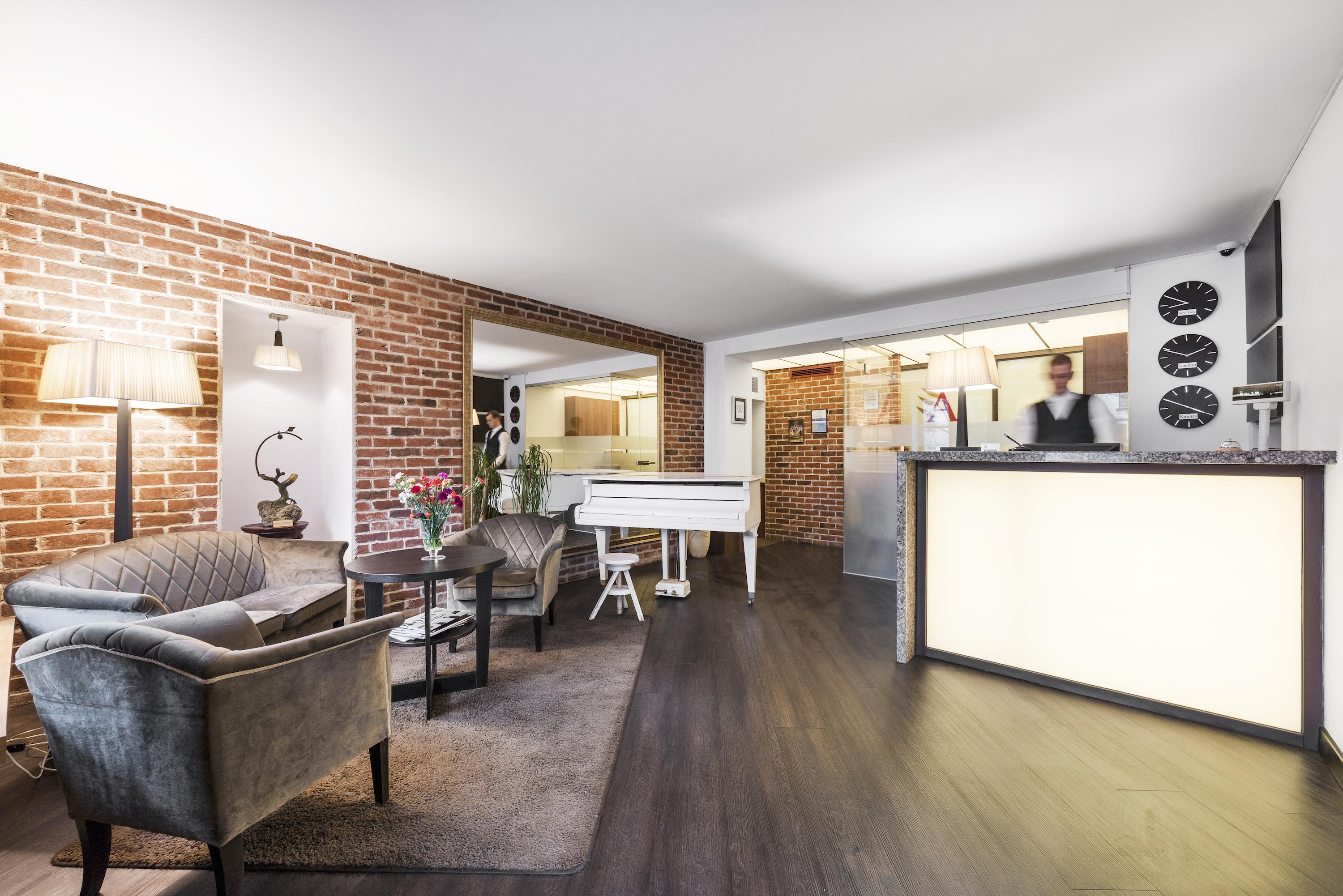 Amberton Cozy Hotel Kaunas Exterior foto