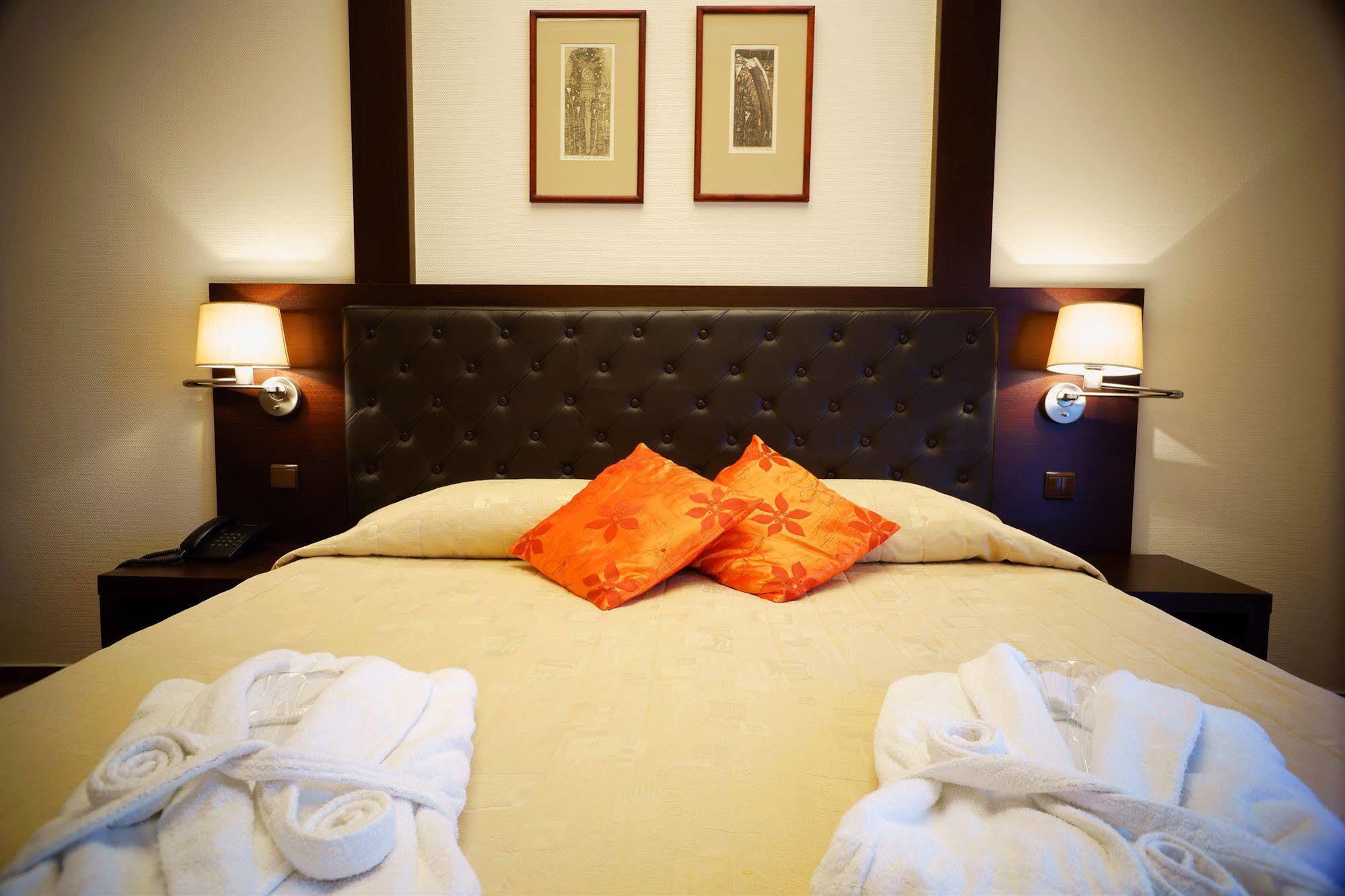Amberton Cozy Hotel Kaunas Exterior foto