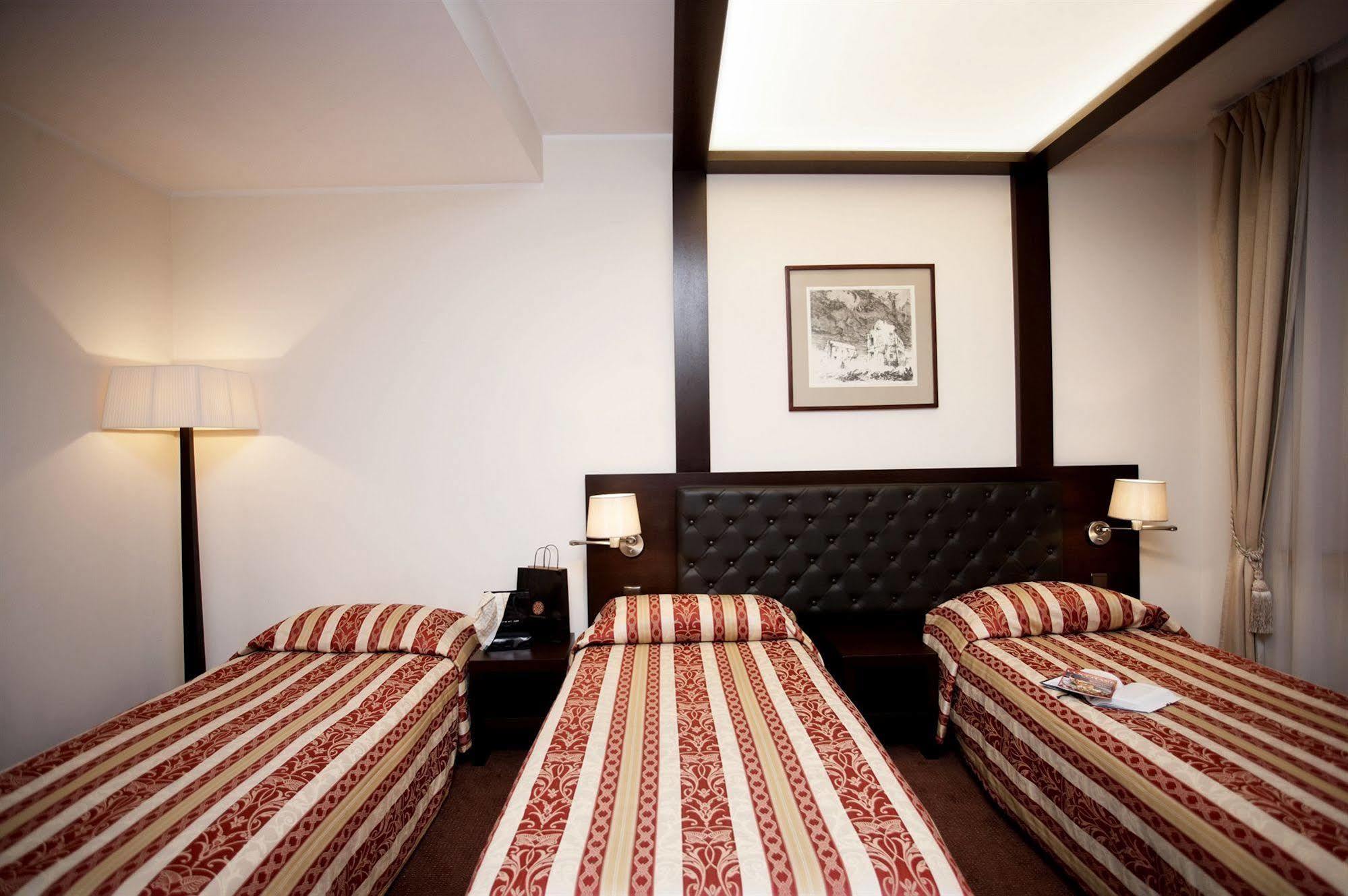 Amberton Cozy Hotel Kaunas Exterior foto